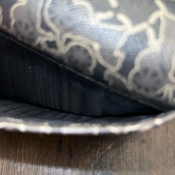 EUC CELINE WALLET BROWN & BLACK W/ HORSE & CARRIAGE - Picture 11 of 13